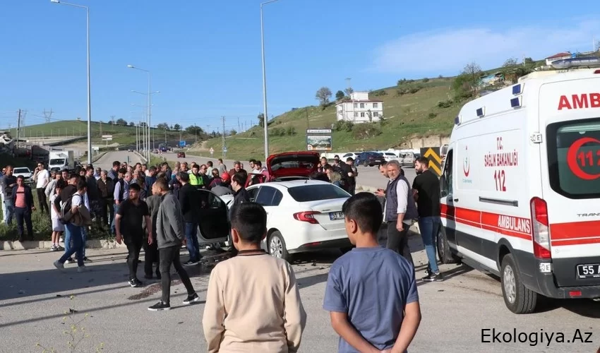 Ağır yol qəzasında 8 nəfər yaralandı
