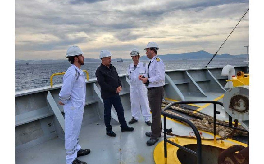 ASCO-nun sədri “Aframax” tipli “Zəngəzur” gəmisinin komandir heyəti ilə görüş keçirib - FOTO