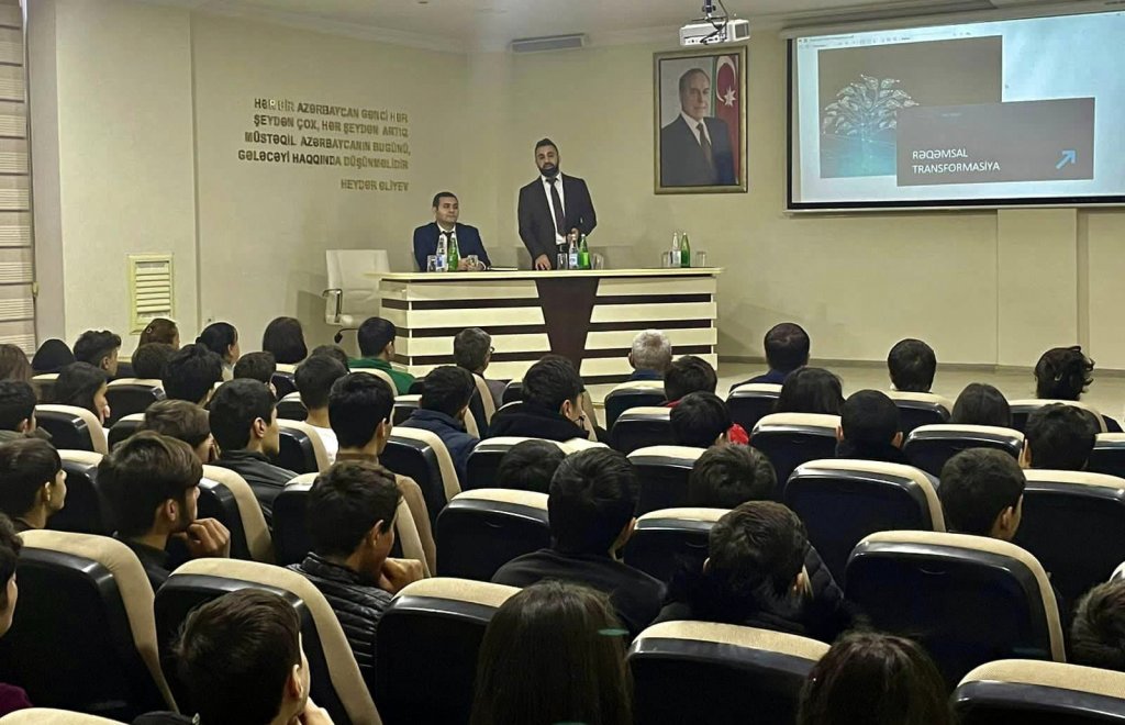 Ekologiya və Təbii Sərvətlər Nazirliyinin əməkdaşları bölgələrdə əhaliyə ətraf mühitin mühafizəsi ilə bağlı təlim keçirib/FOTO