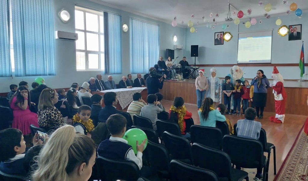 Dövlət Ekoloji Ekspertiza Agentliyi internat məktəbində uşaqlara Həmrəylik Günü və Yeni il bayramı şənliyi keçirib - FOTO