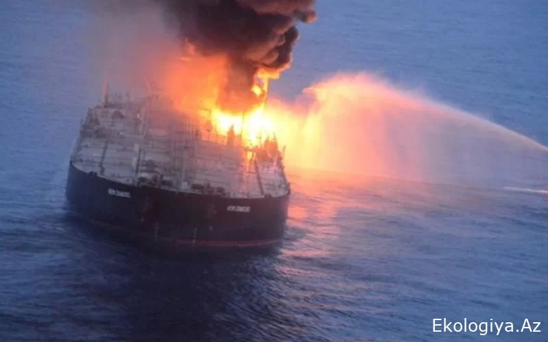 Rusiya neftini daşıyan tanker RAKETLƏ VURULDU - Gözlənilməz ZƏRBƏ/FOTO