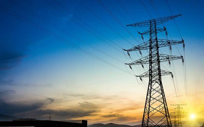 Salyana yağan qar elektrik verilişində çətinliklər yaradıb
