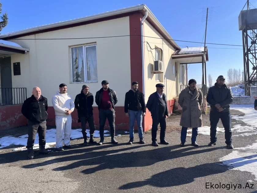 Bölgələrdə nar bağlarının sığortası ilə bağlı fermerlərlə görüşlər keçirilir
