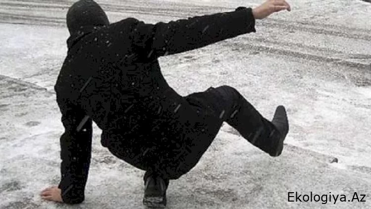 Qarlı havaya görə 75 nəfər müxtəlif sınıq və əzilmə xəsarətləri alıb