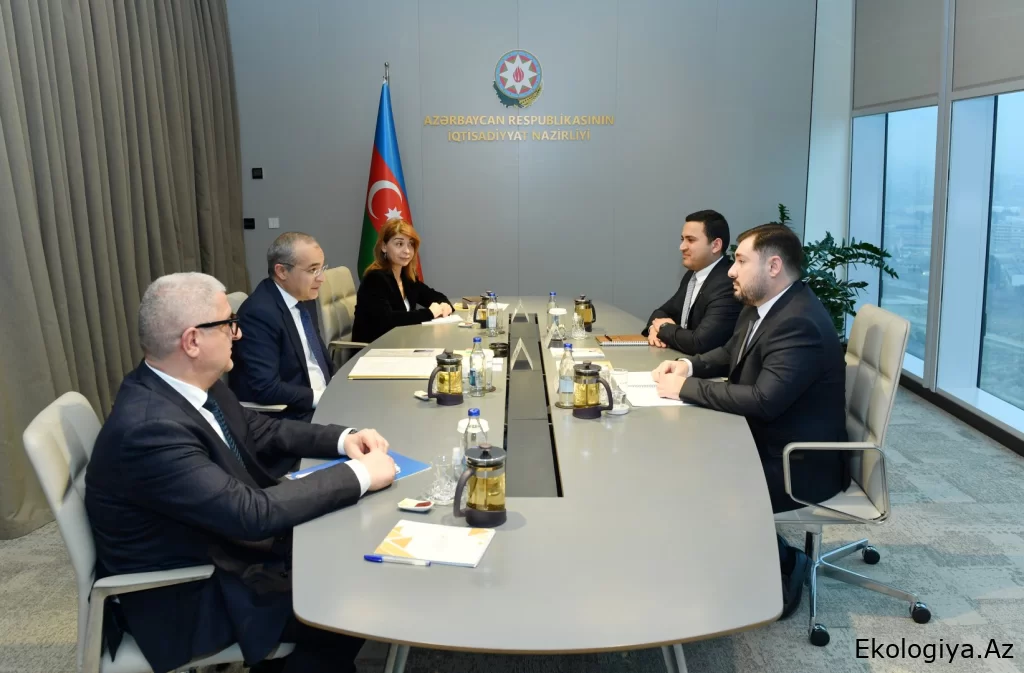 Mikayıl Cabbarov “Yüksəliş” müsabiqəsinin qalibləri ilə görüşüb (FOTO)