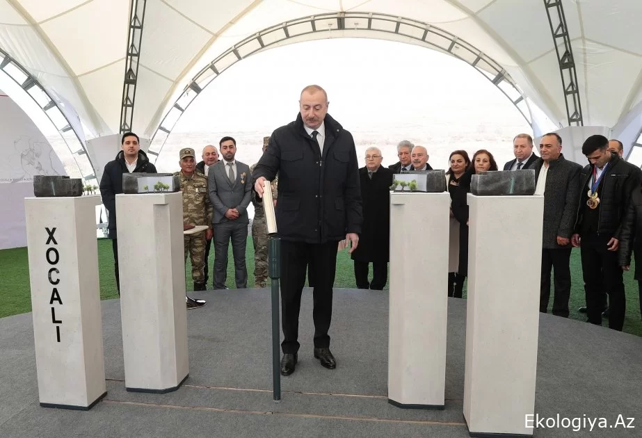 Prezident İlham Əliyev Xocalıda soyqırımı memorialının təməlini qoyub və rayon ictimaiyyətinin nümayəndələri ilə görüşüb (YENİLƏNİB) (FOTO)
