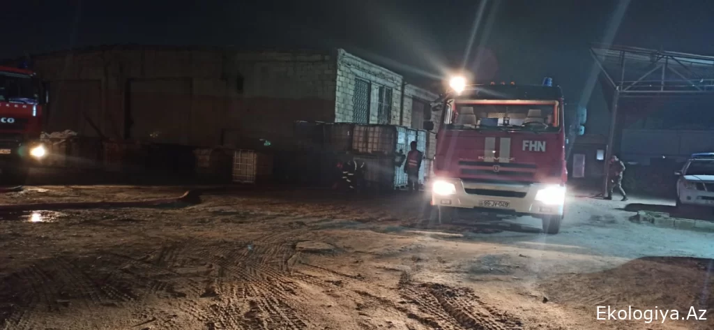 Sumqayıtda yağ sexində yanğın olub