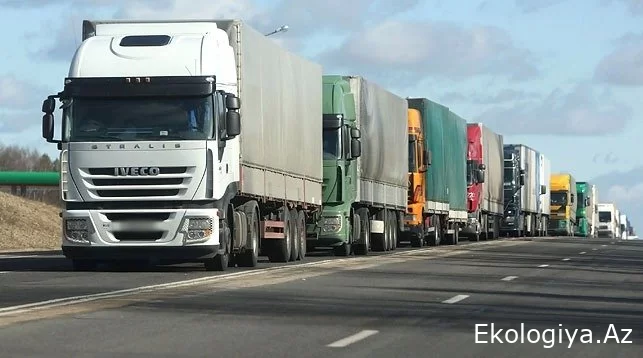 "Qırmızı Körpü” gömrük postunda 160 yük avtomobili gözləyir