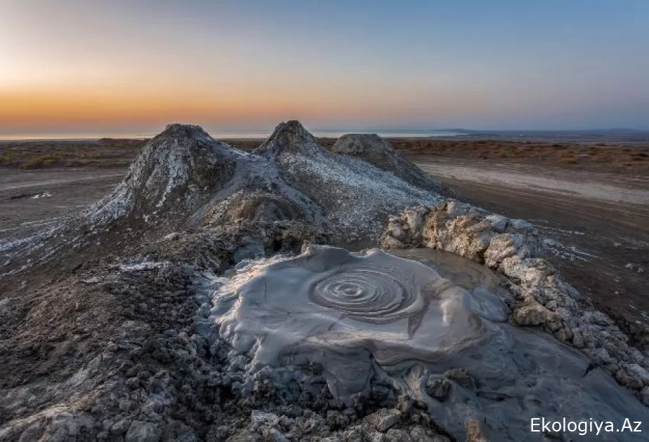 Güzdək Bozdağı palçıq vulkanı 15 ildən sonra yenidən püskürüb