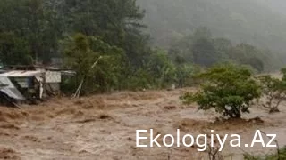 Sel fəlakətində 443 nəfər təxliyə edilib