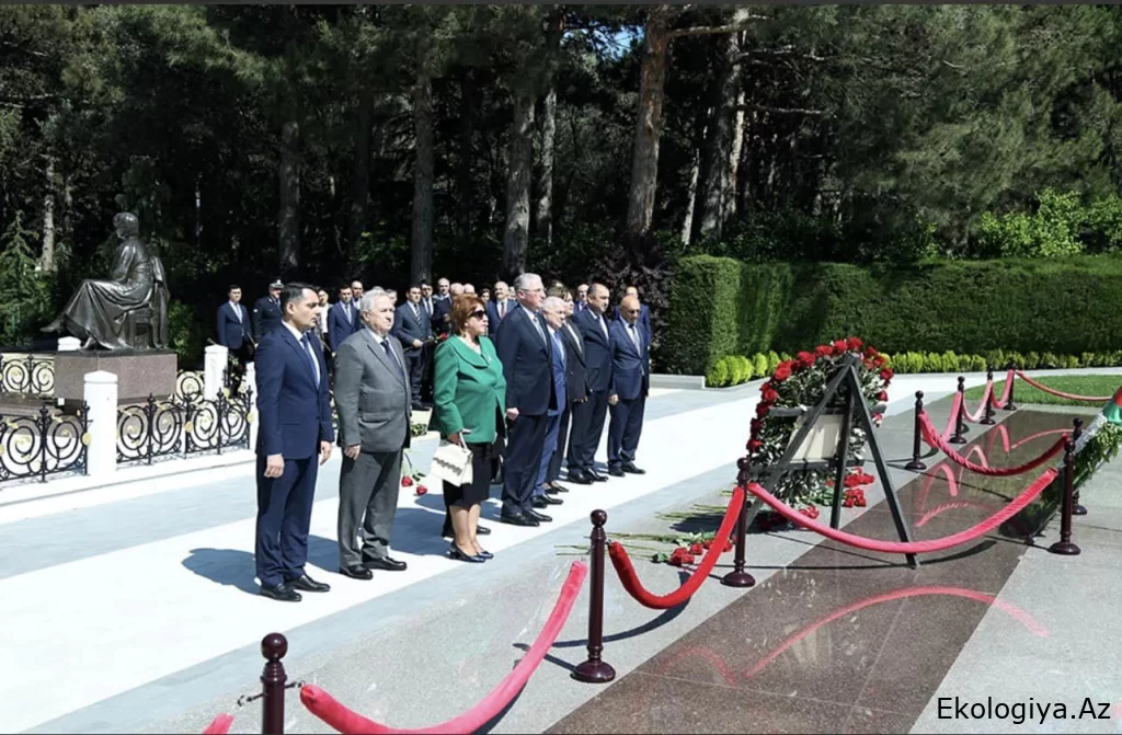 Ekologiya və Təbii Sərvətlər Nazirliyi işçiləri peşə bayramını qeyd edib - FOTO