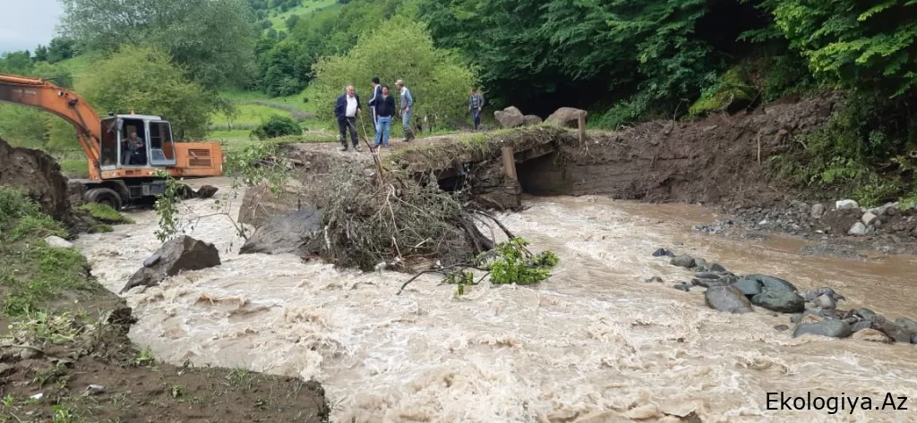 Sel suları Şamaxıda və Daşkəsəndə yol infrastrukturuna ziyan vurdu