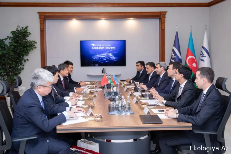 Azərbaycan üzrə dəmiryol nəqliyyatı ilə tranzit daşımalara subsidiyaların ayrılması Çinlə müzakirə olunub
