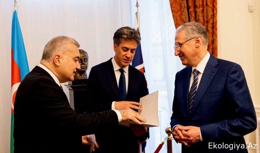 Muxtar Babayev Britaniyanın Baş nazirini COP29-a dəvət edib