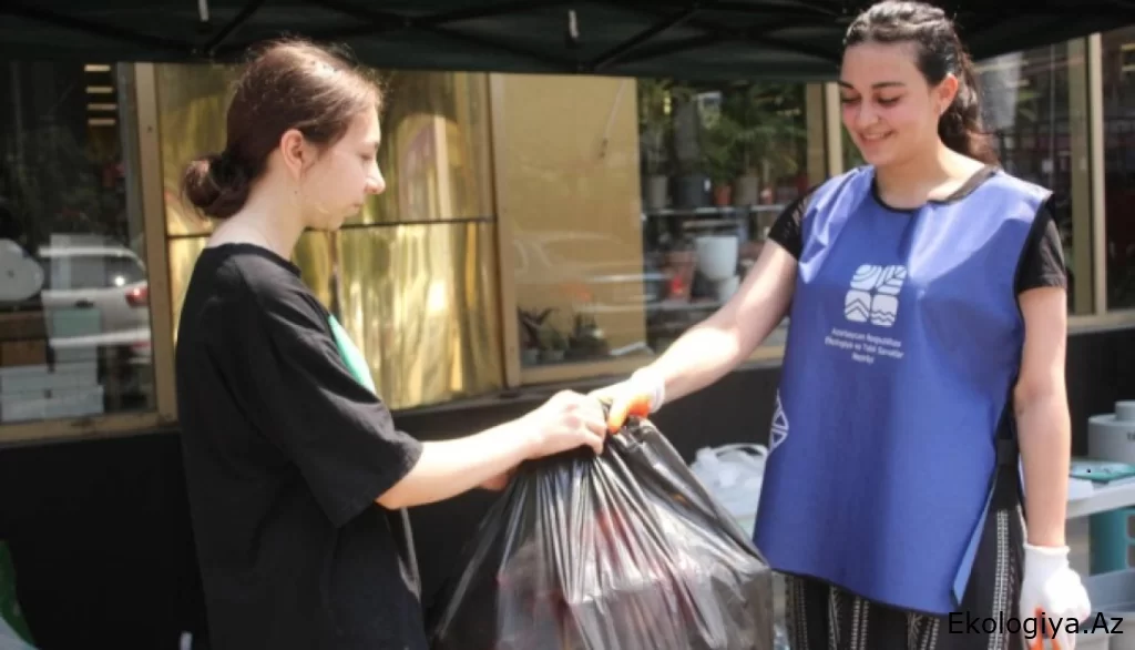 Plastik və şüşə butulka, işlənmiş batareya əvəzinə ekoçanta