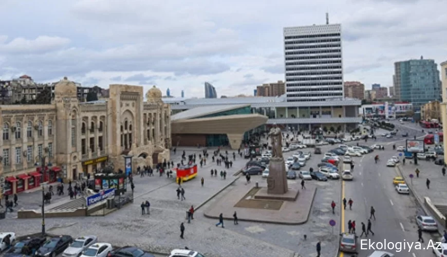 "28 May" stansiyasının önünü ilanlar basdı - FOTO