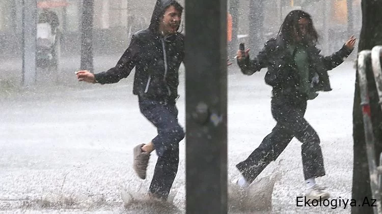 Sinoptiklərdən yeni XƏBƏRDARLIQ - Bu rayonlarda 3 gün leysan olacaq, dolu düşəcək