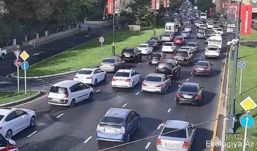 Bakının bir sıra yollarında tıxac var