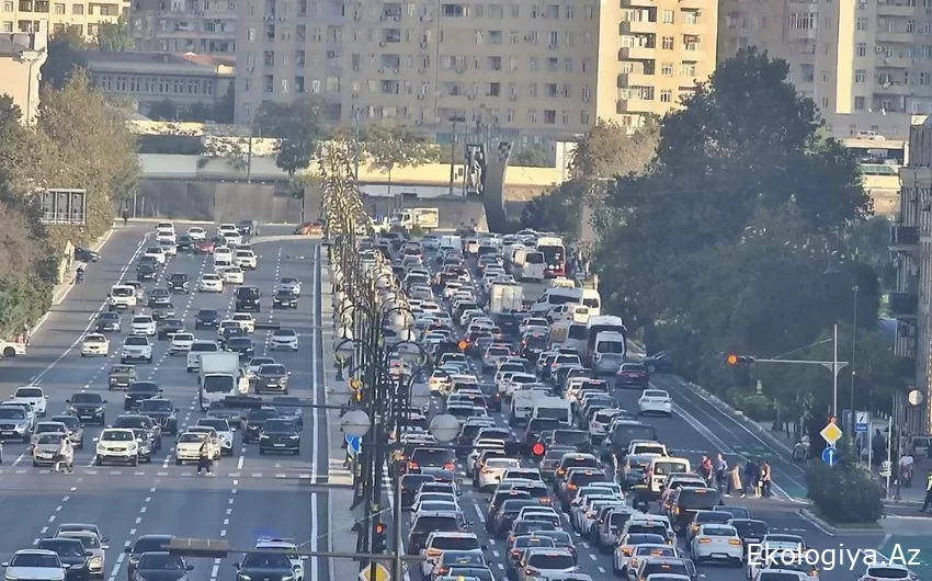 Bakıda tıxac olan yollar açıqlanıb - SİYAHI