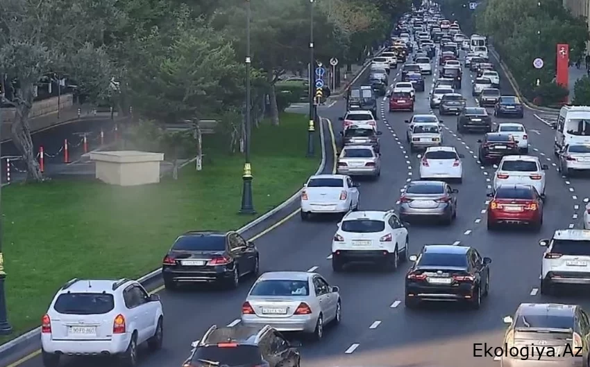 Bakıda tıxac olan yollar açıqlanıb - SİYAHI