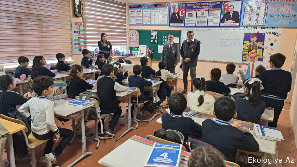 3 saylı RETSİ-nin əməkdaşları Hacıqabulda 1 və 10 nömrəli  məktəbdə maarifləndirici tədbir keçirib