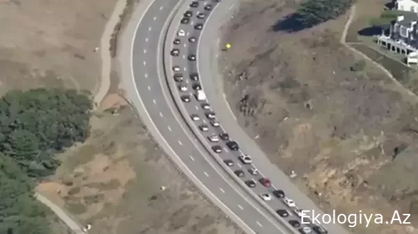 Zəlzələdən sonra güclü sunami xəbərdarlığı - Əhali ölkədən qaçır