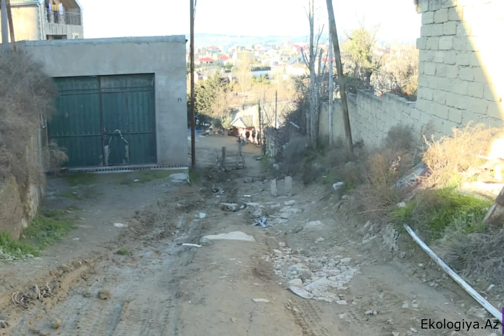 Yağıntı ilə gələn FƏLAKƏT: Bakıda yolda TƏHLÜKƏ BÖYÜYÜR
