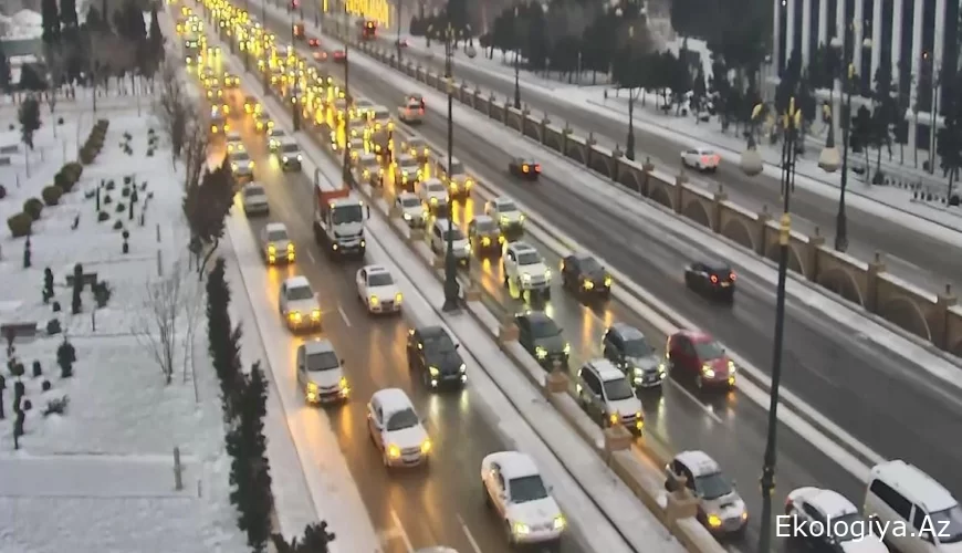 Bakıda bir sıra yollarda sıxlıq var - SİYAHI