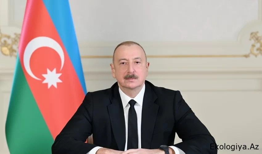 Prezident Bakıdakı Müqəddəs Məryəm Ana kilsəsində olub, Roma Papasının vəfatı ilə əlaqədar başsağlığı verib