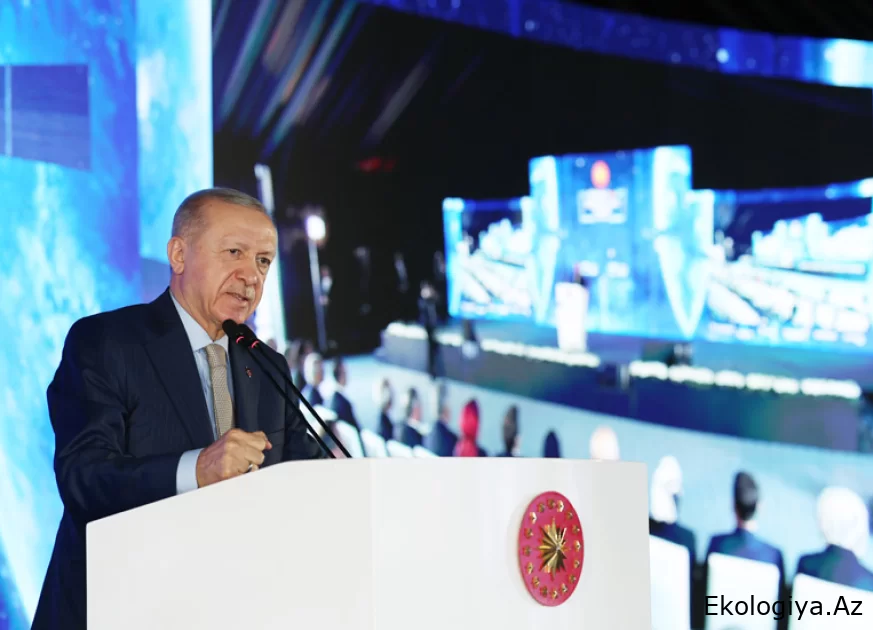 Ərdoğan: Türkiyə telekommunikasiya peykləri istehsal edən 11 ölkə arasında yer alır