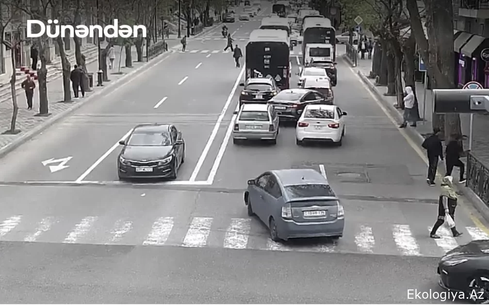 Paytaxtın daha bir küçəsində xüsusi hərəkət zolağı təşkil edilib