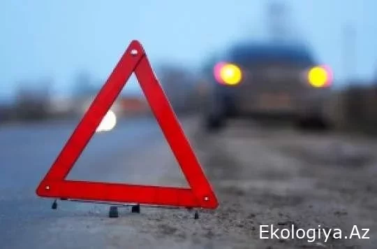 Mikroavtobus aşdı: 1 ölü, 4 yaralı
