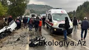 Ağır yol qəzası baş verdi, çox sayda yaralı var