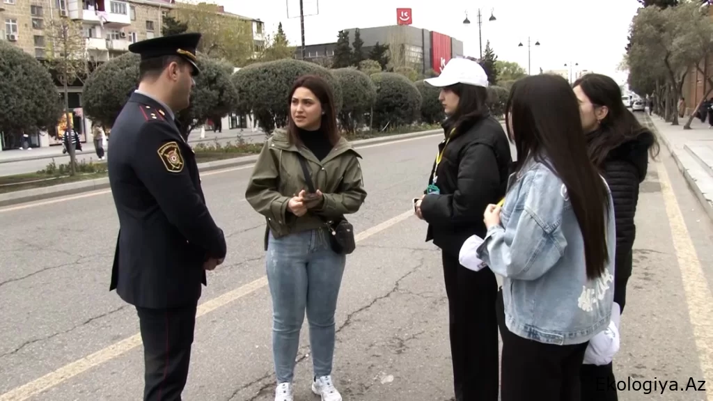 Sumqayıtda piyadalar arasında yol hərəkəti qaydalarının təşviqi işinə könüllü gənclər də cəlb olunublar