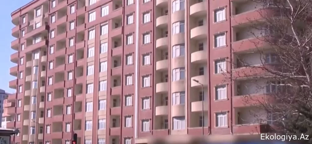 15 ildir tikilən nəhəng binada heç kim yaşamır   —  Bakıda yerləşən binanın sirri nədir? (VİDEO)