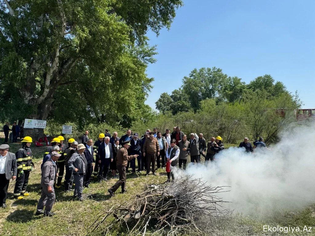 “Yanğın təhlükəsizliyi” mövzusunda praktiki təlimlər keçirilib