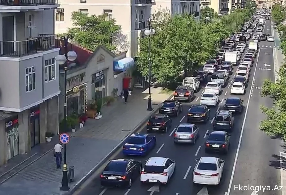Bakıda bir sıra yollarda sıxlıq müşahidə olunur - SİYAHI