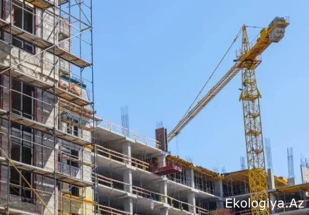 Tikilməkdə olan bina çökdü: ÖLƏNLƏR VAR