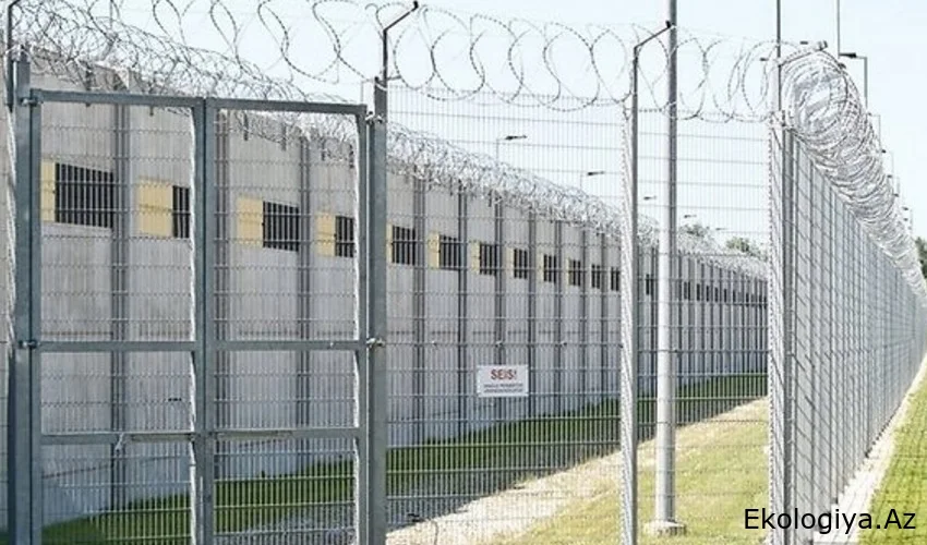 Bakıda cəzaçəkmə müəssisəsi çökdü, dustaqlar uçqunun altında qaldı