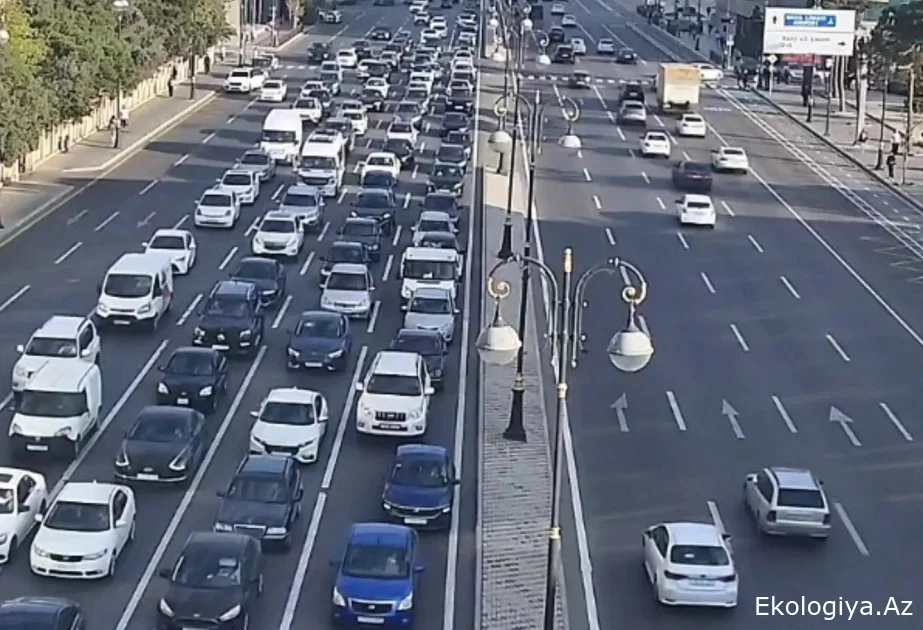 Bakının bəzi yollarında sıxlıq yaranıb
