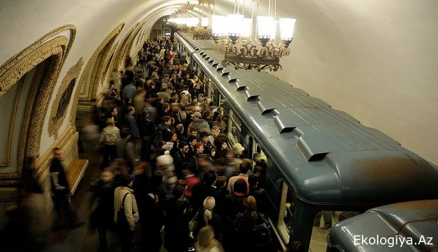 Metroda problem yarandı - Qatar tuneldə qaldı