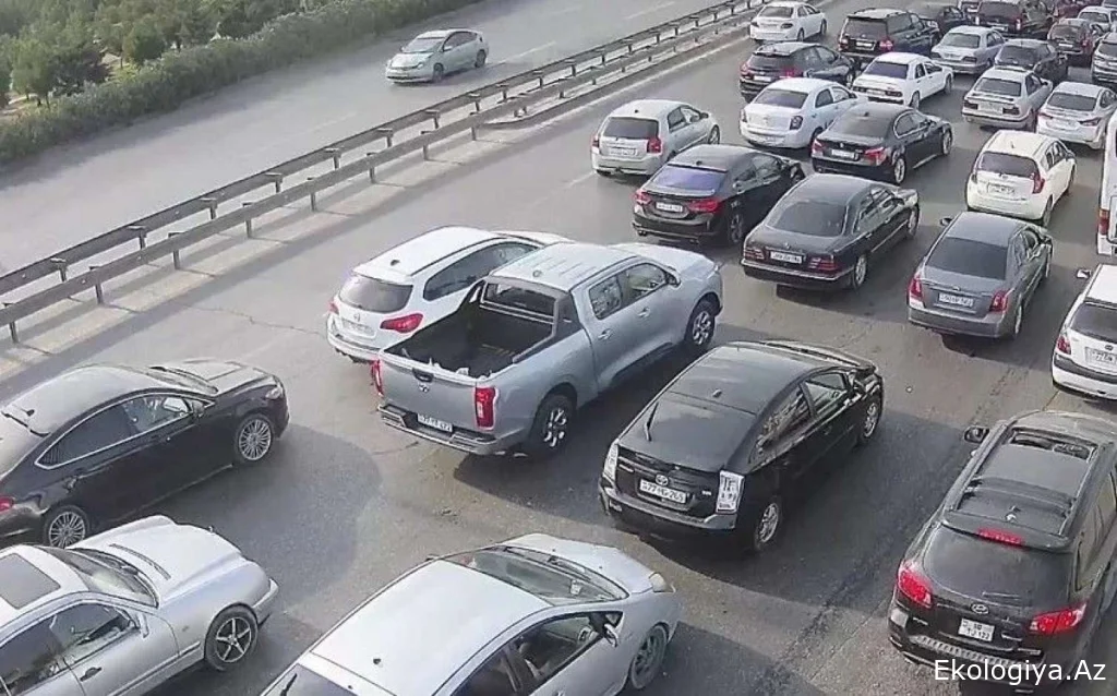 Hazırda bu yollarda tıxac var - SİYAHI