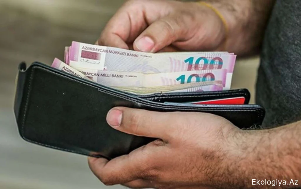 TƏSDİQLƏNDİ: işləyənlər üçün 317, pensiyaçılar üçün 245 manat...