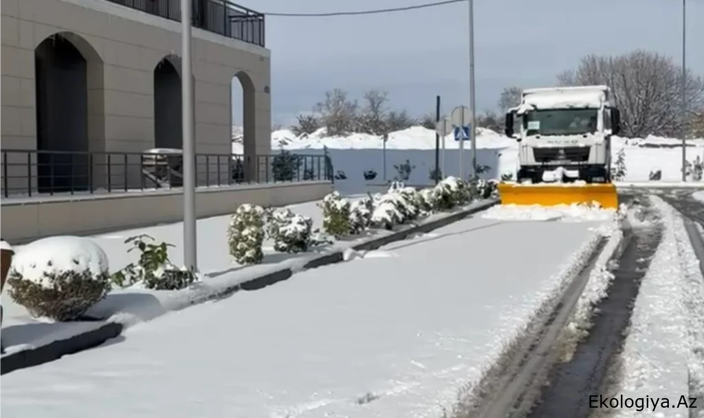 Ağdamda yollar qardan təmizlənir – nəqliyyatın hərəkəti təmin olunur