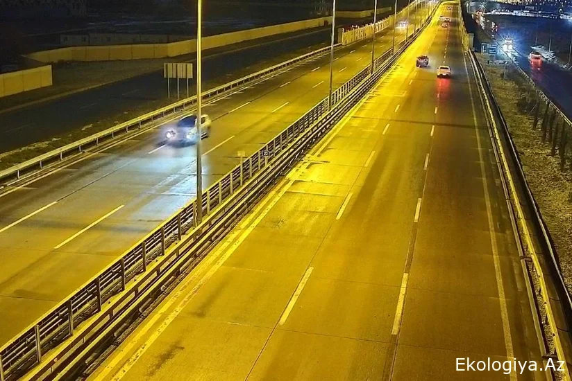 Bir sıra yollarda sürət həddi endirilib, "sürüşkən yol" işarəsi aktivləşdirildi