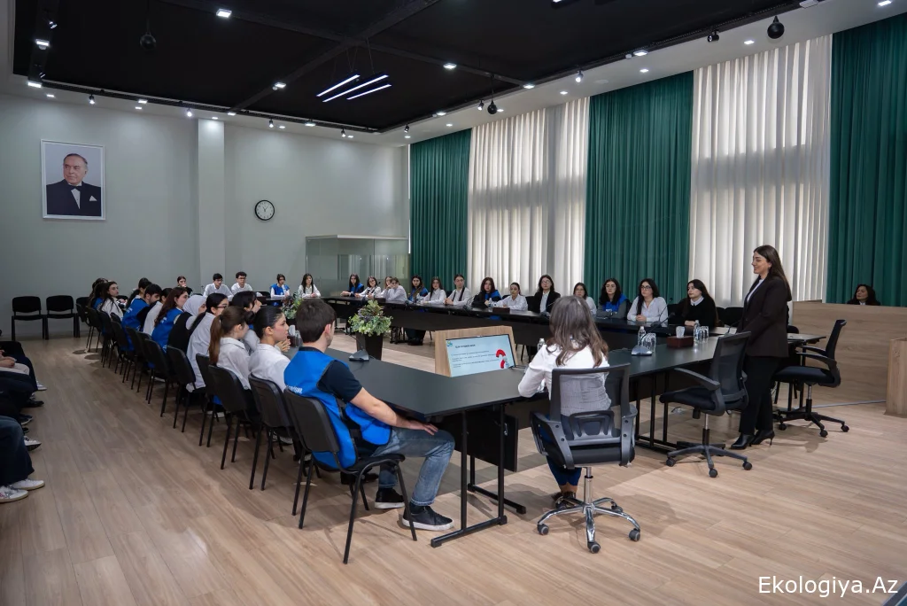 “Dayanıqlı şəhərlər: iqlim dəyişikliyinə davamlı infrastruktur həlləri” mövzusunda maarifləndirici təlim keçirilib