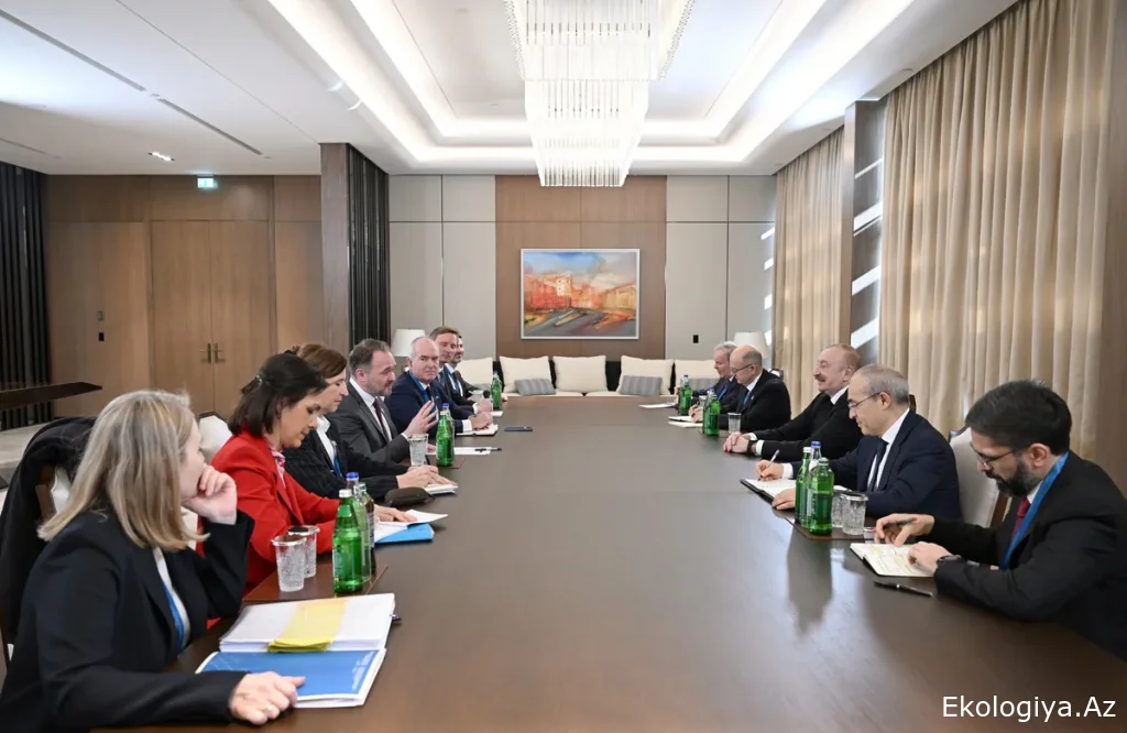 İlham Əliyev Avropa Komissiyasının enerji və mənzil siyasəti üzrə komissarını qəbul edib