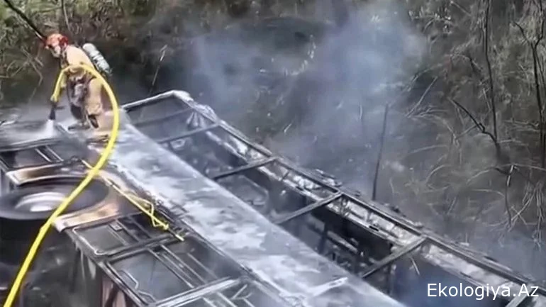 Avtobus dərəyə aşdı 20 ölü, 36 yaralı var