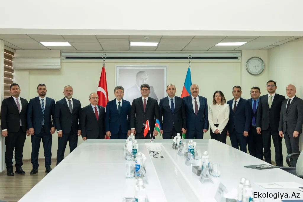 Ekologiya və təbii sərvətlər naziri Rəşad İsmayılovun türkiyəli həmkarı ilə görüşü olub - FOTO