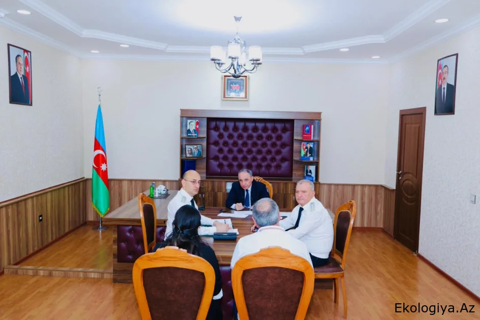 Baş prokuror Şəmkir rayonunda vətəndaşların müraciətlərini dinləyib